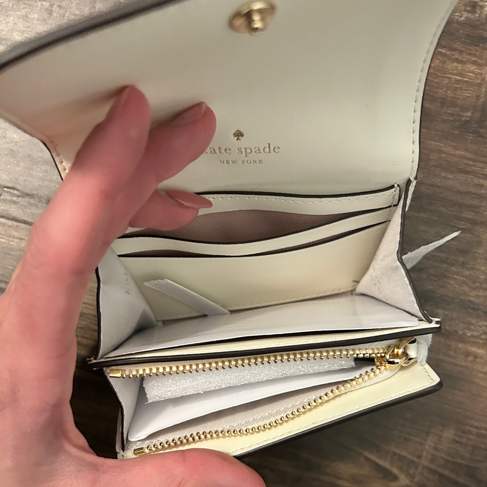 Kate Spade Kayla Small L-Zip Wallet - BRAND NEW with bag - Picture 4 of 8